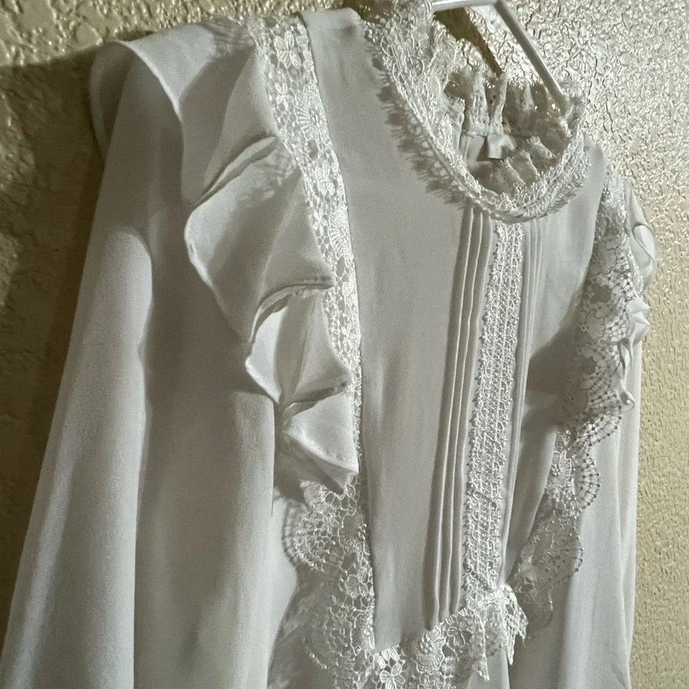 Anthropologie/eri+ali White Blouse - Picture 4 of 12